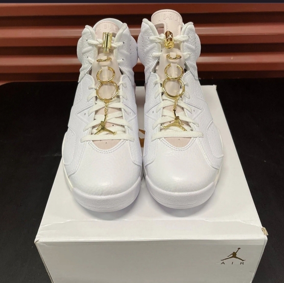 wmns air jordan 6 gold hoops